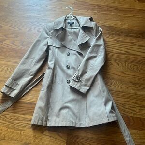 excellent Preloved trench coat